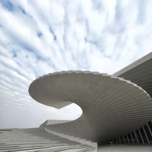 悬浮与松弛｜重塑现代景观建筑的空间哲学