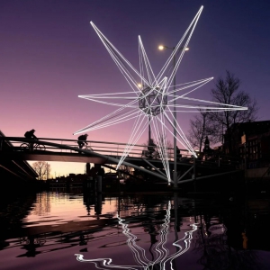 “北极星”灯光装置