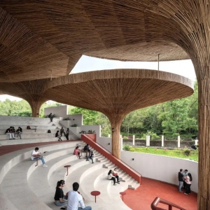 紫墨工作室用竹制遮阳伞覆盖塔皮中心