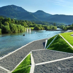 从“城市有园”到“园在城中”：中国城市公园